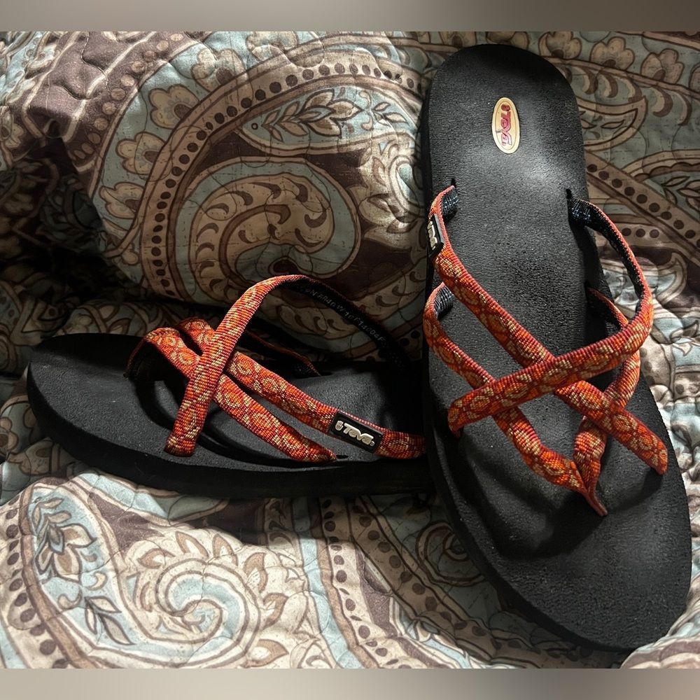TEVA Red/Orange Strappy Flip Flop Thong Sandal Shoe ~Size Women 10